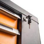 Close-up of the lock and keys on the Wokin 163pcs roller cabinet tools set